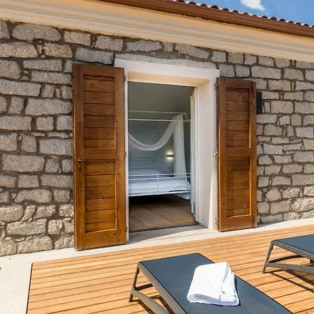 Tenuta Petra Bianca فندق
